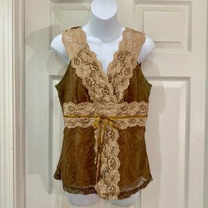Pretty, Neutral Brown and Tan Lace Top | Large